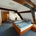 Hotell Iris- Pizzeria Ristorante La Taverna 3*