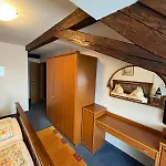 Hotell Iris- Pizzeria Ristorante La Taverna Meersburg