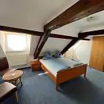 Hotell Iris- Pizzeria Ristorante La Taverna 3*
