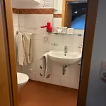 Hotell Iris- Pizzeria Ristorante La Taverna 3*