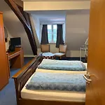Iris- Pizzeria Ristorante La Taverna Hotell 3*