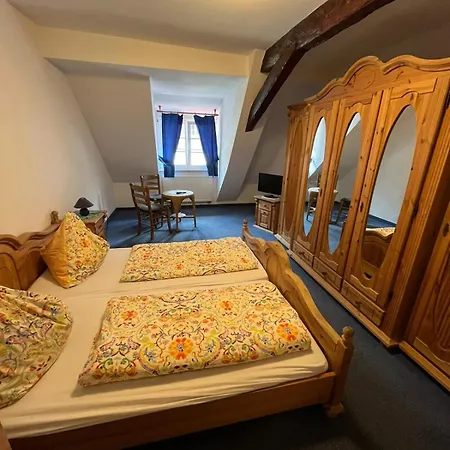 Iris- Pizzeria Ristorante La Taverna 3*