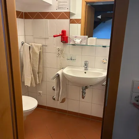 Hotel Iris- Pizzeria Ristorante La Taverna 3*