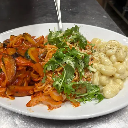 Iris- Pizzeria Ristorante La Taverna Hotel