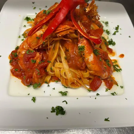 Iris- Pizzeria Ristorante La Taverna 3* Meersburg