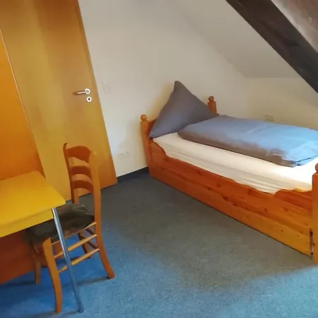 Hotell Iris- Pizzeria Ristorante La Taverna 3*