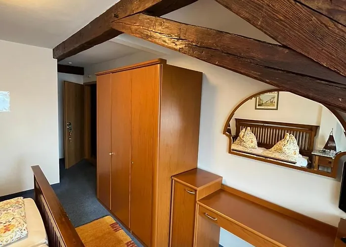 Hotel Iris- Pizzeria Ristorante La Taverna Meersburg