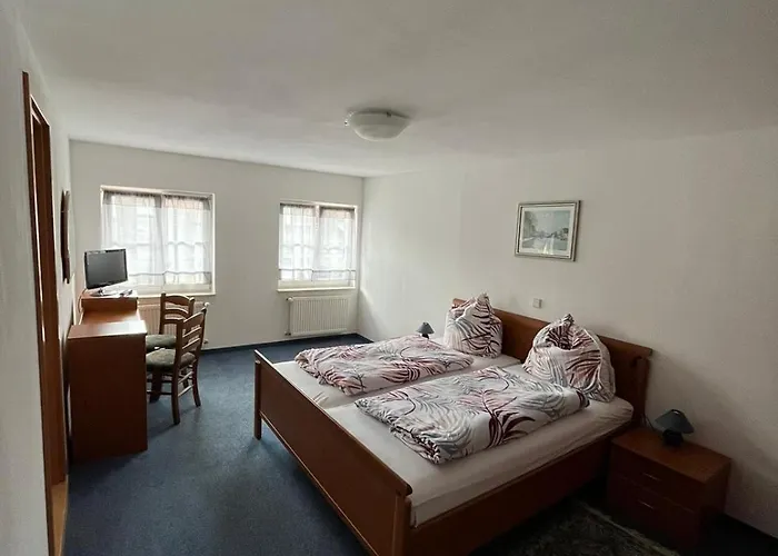 Iris- Pizzeria Ristorante La Taverna 3*