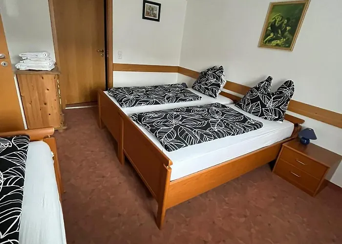 Iris- Pizzeria Ristorante La Taverna 3* Meersburg