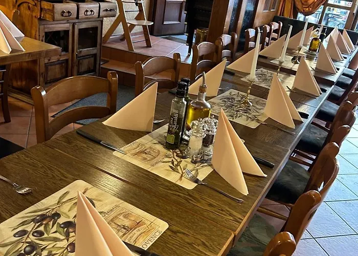 Iris- Pizzeria Ristorante La Taverna 3* Meersburg