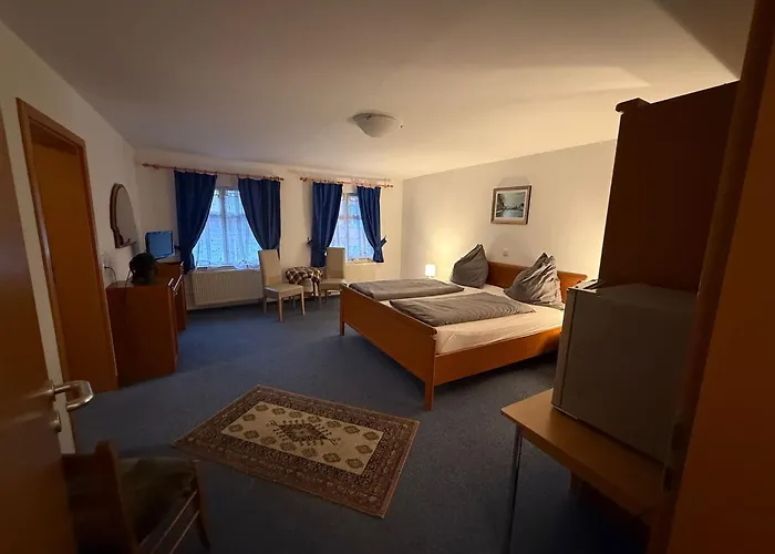 Hotel Iris- Pizzeria Ristorante La Taverna 3*